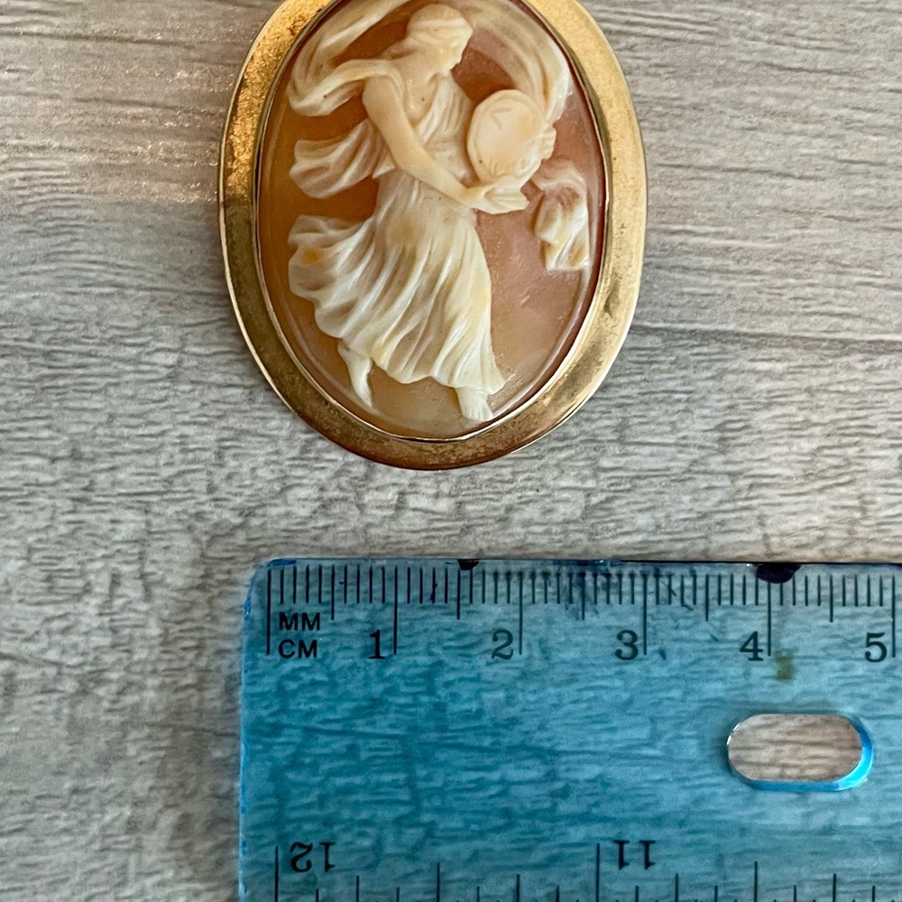 VERY ANTIQUE 14k Gold Cameo Brooch - Picture 13 of 13